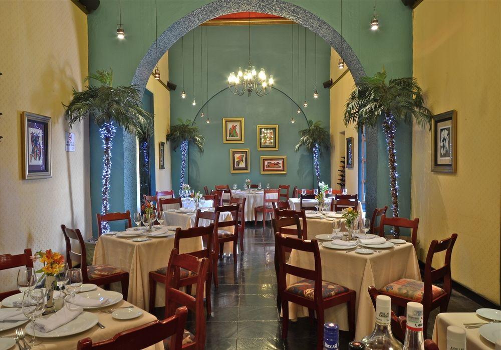 Mision Grand Juriquilla Hotel Exterior photo