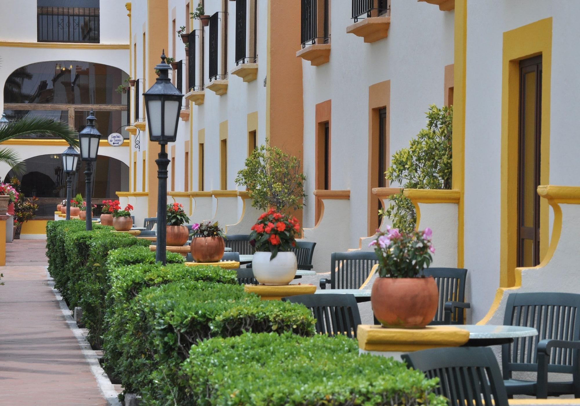 Mision Grand Juriquilla Hotel Exterior photo