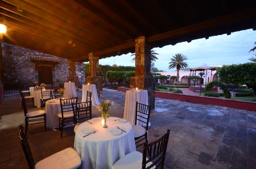 Mision Grand Juriquilla Hotel Exterior photo