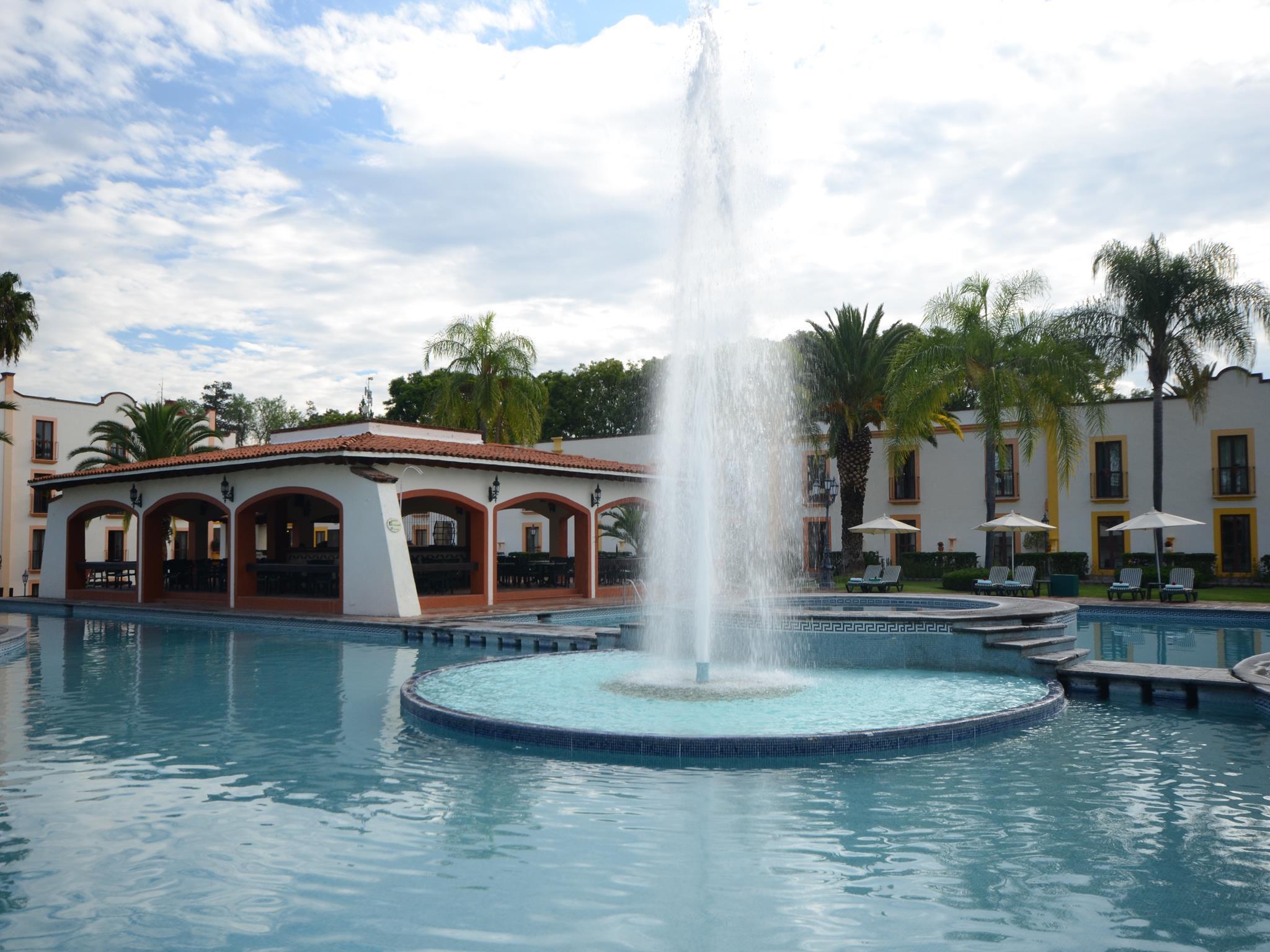 Mision Grand Juriquilla Hotel Exterior photo