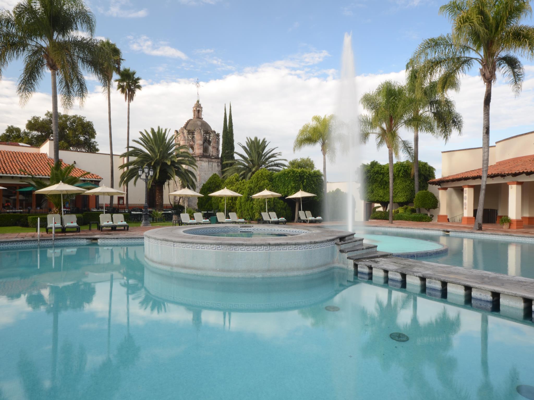 Mision Grand Juriquilla Hotel Exterior photo