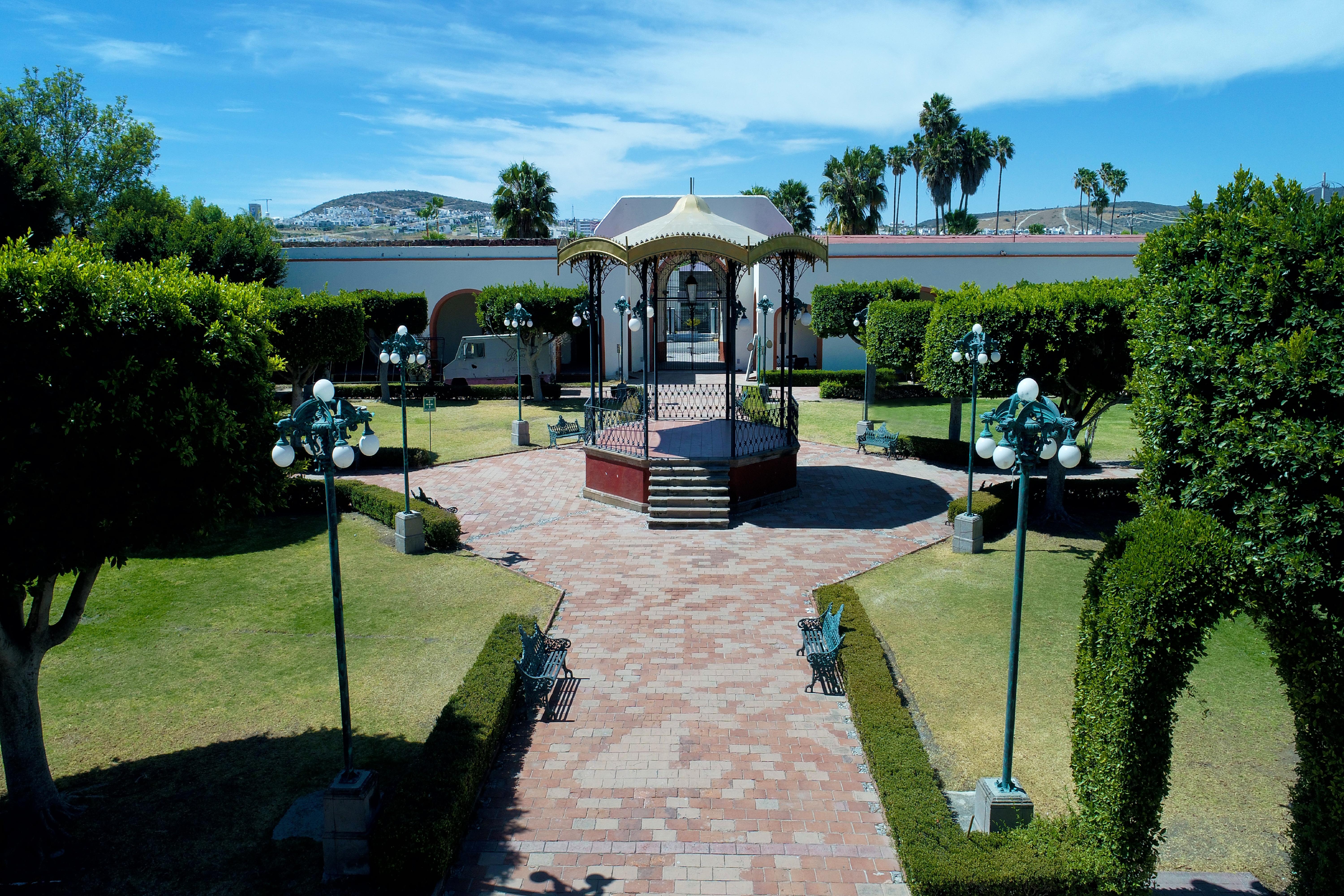Mision Grand Juriquilla Hotel Exterior photo