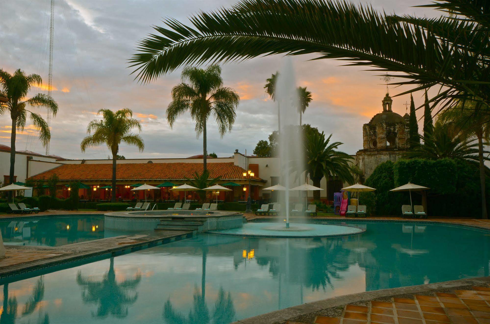 Mision Grand Juriquilla Hotel Exterior photo
