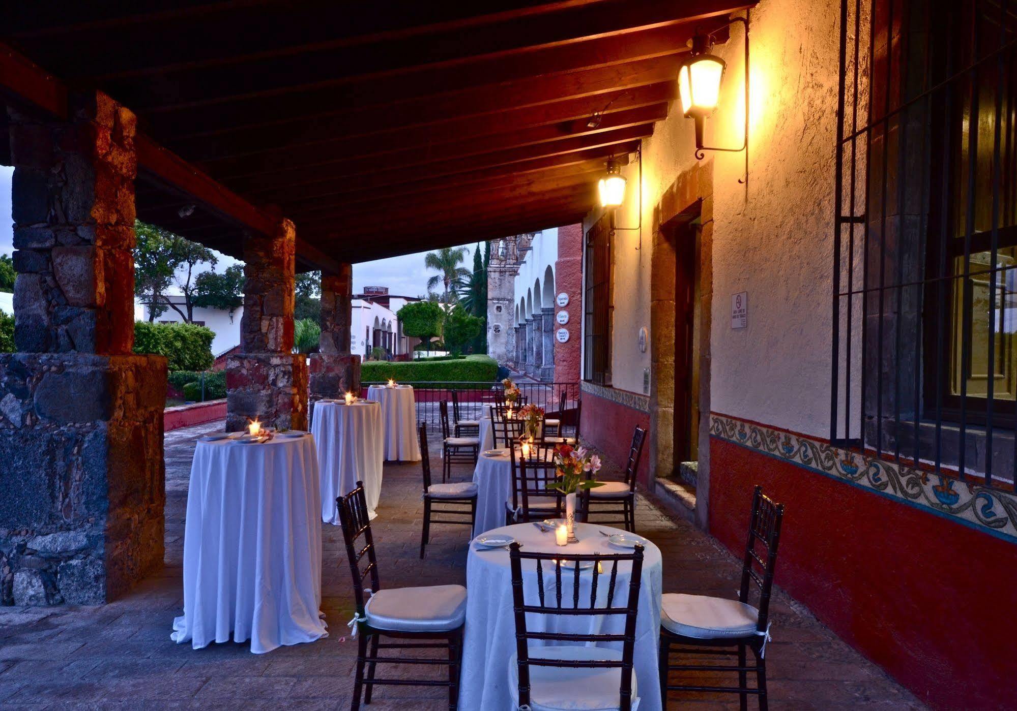Mision Grand Juriquilla Hotel Exterior photo