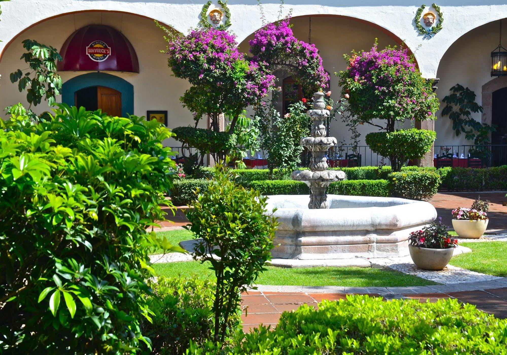 Mision Grand Juriquilla Hotel Exterior photo