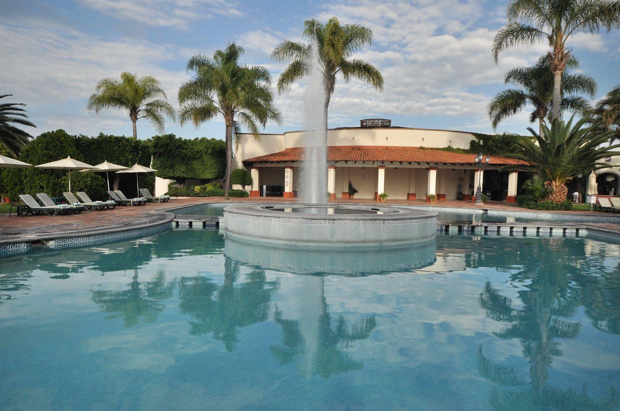 Mision Grand Juriquilla Hotel Exterior photo
