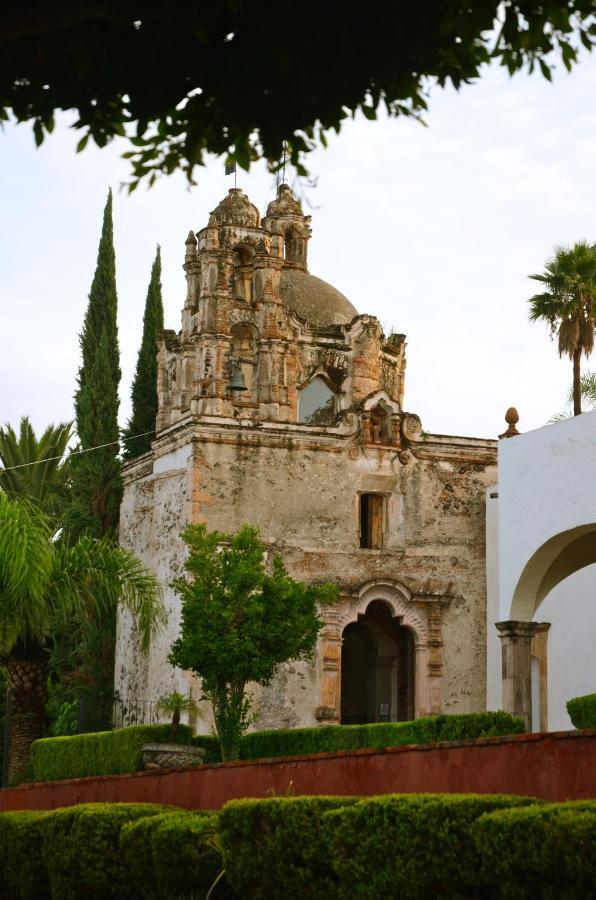 Mision Grand Juriquilla Hotel Exterior photo